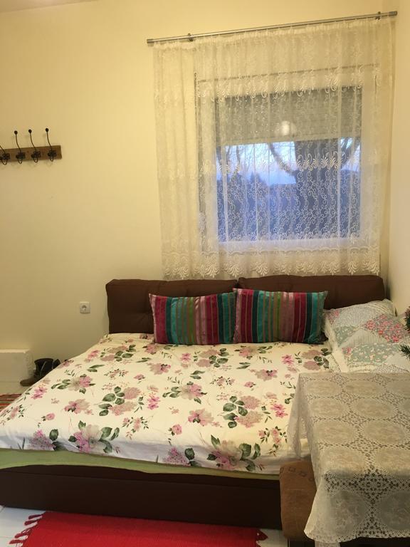 Apartment Vistanova Vrdnik Kamer foto
